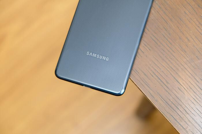 4 smartphone tot dang mua trong dip cuoi nam 2021-Hinh-5