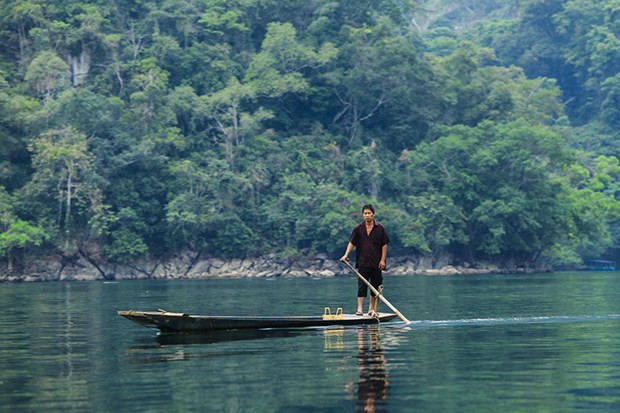 Hồ Ba Bể - viên ngọc bích của vùng núi rừng Ðông Bắc - Hình 3 Ho Ba Be - vien ngoc bich cua vung nui rung Ðong Bac-Hinh-3