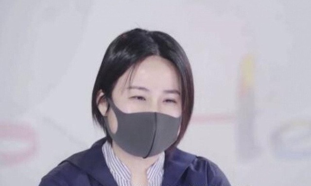 Khong an o ngoai, co gai mua duoc 2 can nha sau 9 nam