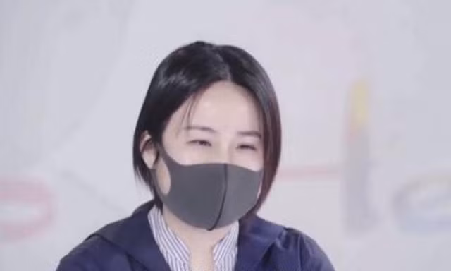 Khong an o ngoai, co gai mua duoc 2 can nha sau 9 nam