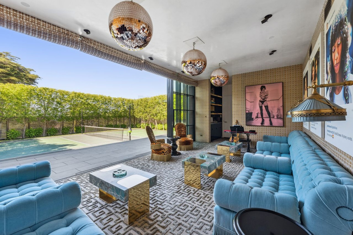 Ben trong can dinh thu 106 tuoi tri gia 36 trieu USD-Hinh-4