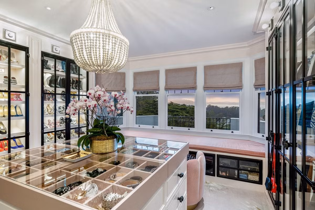 Ben trong can dinh thu 106 tuoi tri gia 36 trieu USD-Hinh-6