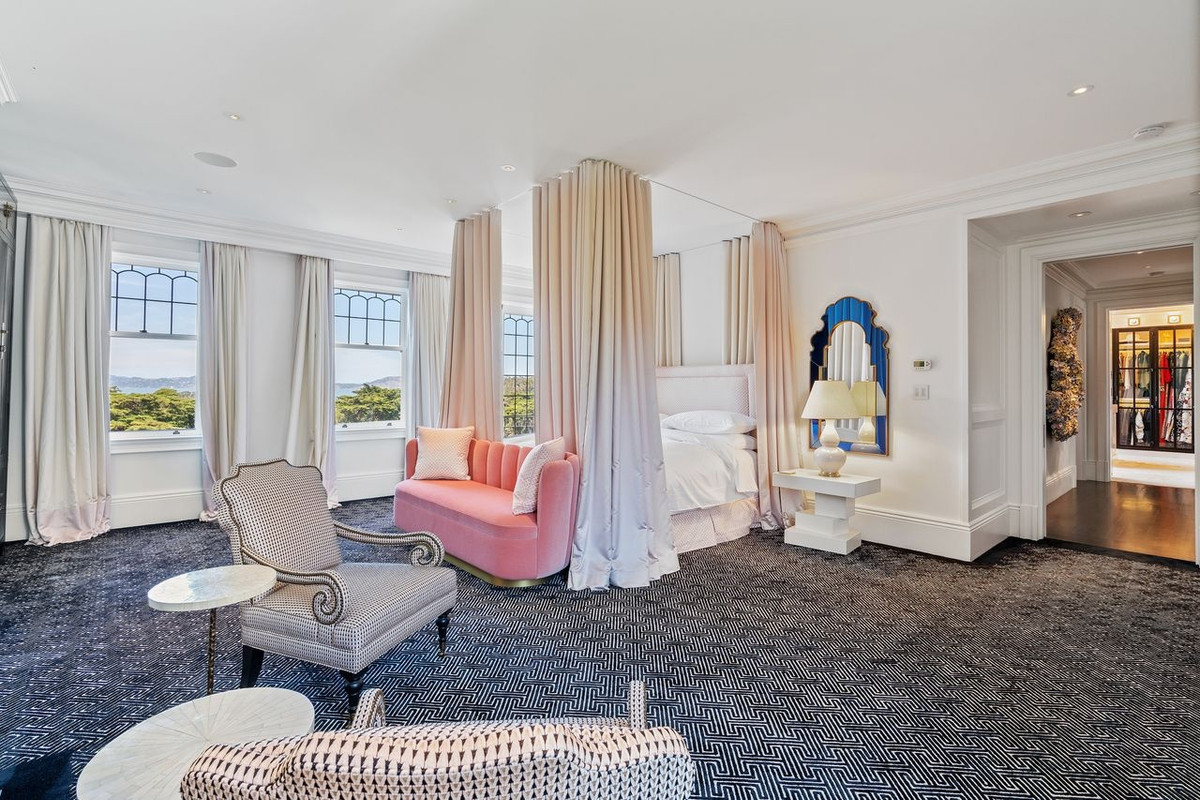 Ben trong can dinh thu 106 tuoi tri gia 36 trieu USD-Hinh-5