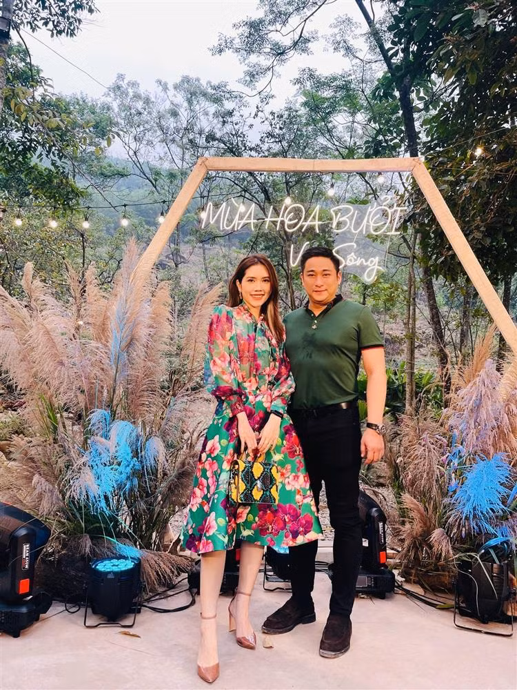 Người hâm mộ yêu thích Minh Tiệp còn bởi anh có một gia đình hạnh phúc cùng vợ 9X kém 13 tuổi.