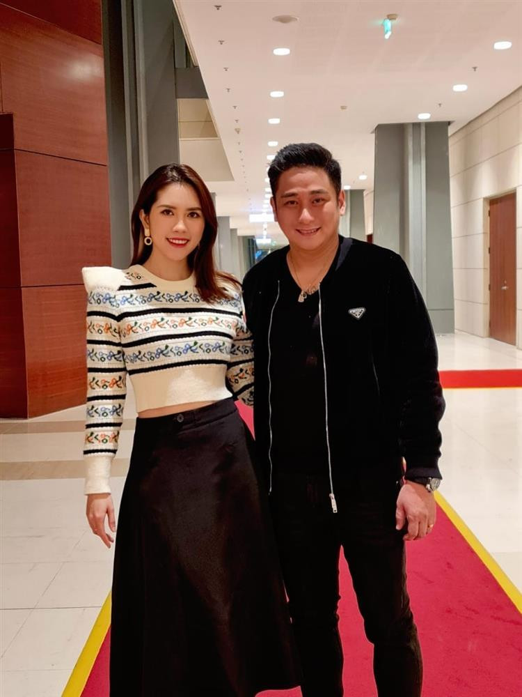 ới Thùy Dương, chồng dù hơn nhiều tuổi nhưng vui tính, tình cảm và luôn giúp đỡ vợ việc nhà khi có thể.