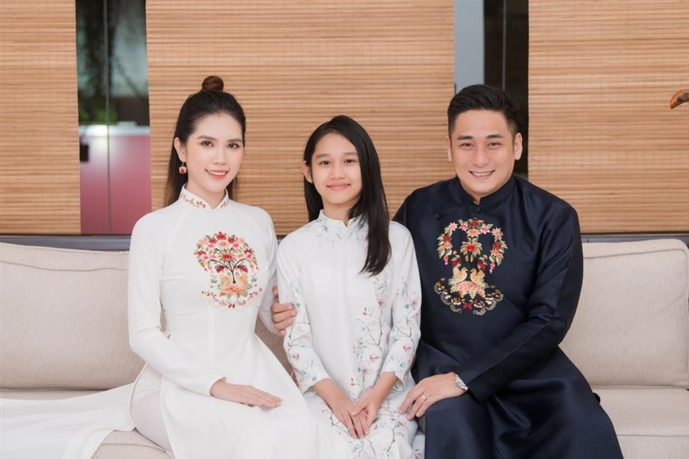 ả hai kết hôn năm 2011, có con gái 12 tuổi xinh xắn, đáng yêu. Dù đã bên nhau hơn 10 năm, tình cảm của cặp đôi vẫn ngọt ngào như ngày đầu.