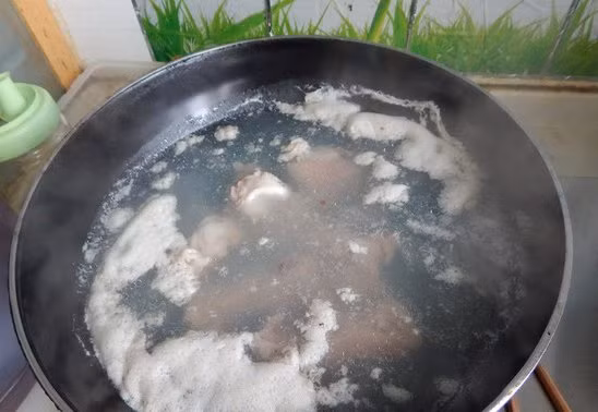 2 loại bọt cần hớt bỏ, 3 loại nên giữ khi nấu ăn - Hình 2 2 loai bot can hot bo, 3 loai nen giu khi nau an-Hinh-2