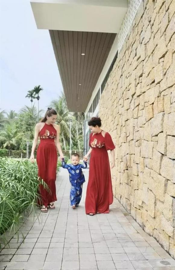 Mẹ Hà Hồ diện áo dài: Dáng nuột hơn cả con gái ảnh 8 Mẹ Hà Hồ diện áo dài: Dáng nuột hơn cả con gái ảnh 8