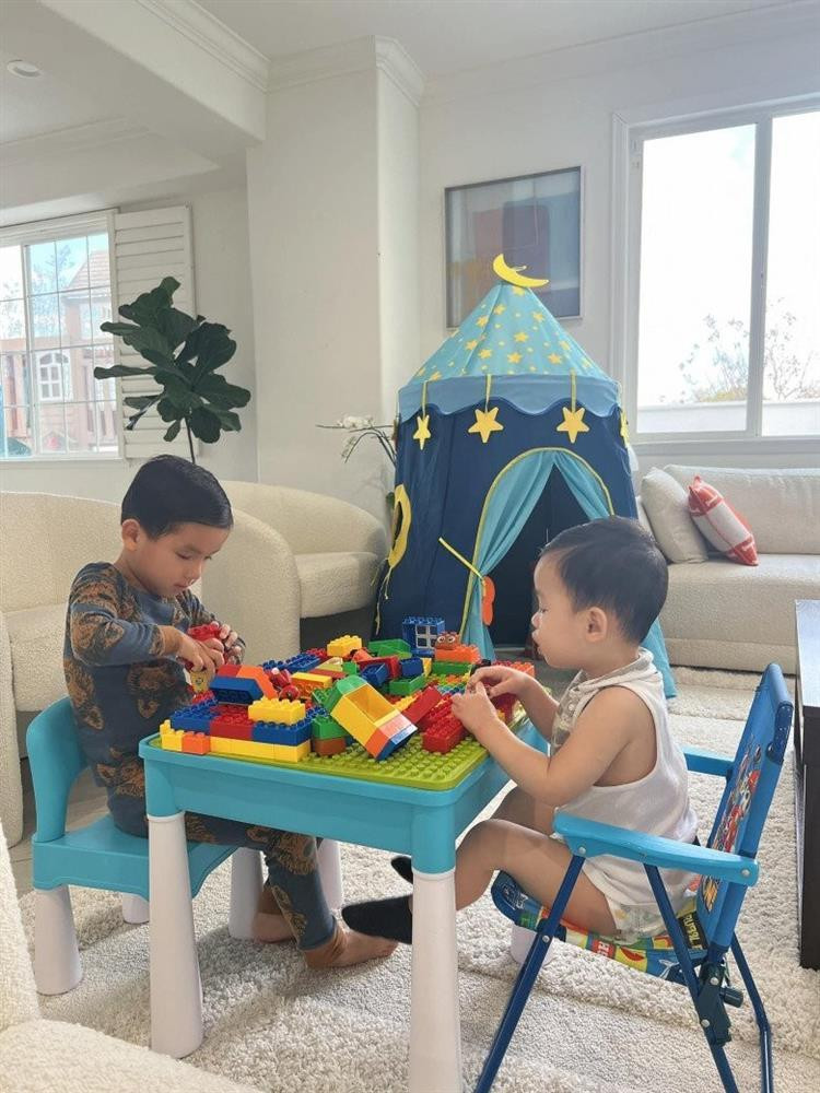 Quý tử nhà Hoa hậu Phạm Hương mới 5 tuổi sống chuẩn rich kid - Hình 4 Quy tu nha Hoa hau Pham Huong moi 5 tuoi song chuan rich kid-Hinh-4