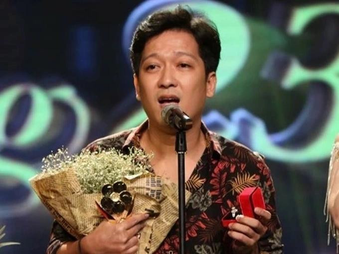 Mỹ nhân Việt được cầu hôn: Hà Hồ nức nở, Nhã Phương ngơ ngác My nhan Viet duoc cau hon: Ha Ho nuc no, Nha Phuong ngo ngac