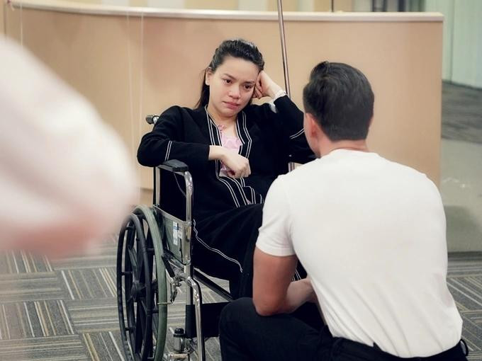 Mỹ nhân Việt được cầu hôn: Hà Hồ nức nở, Nhã Phương ngơ ngác - Hình 4 My nhan Viet duoc cau hon: Ha Ho nuc no, Nha Phuong ngo ngac-Hinh-4