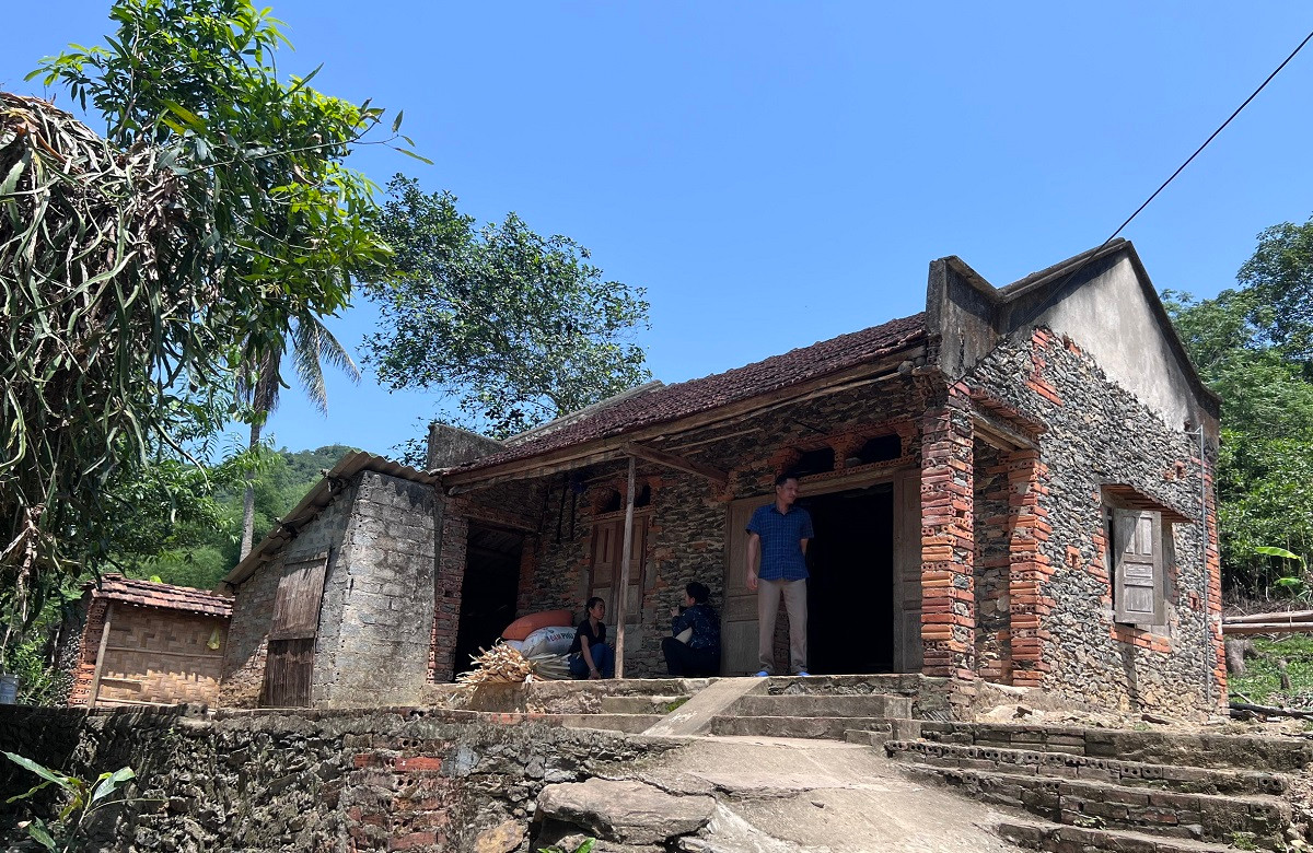 Tuổi thơ dữ dội của cô gái vàng môn lặn SEA Games 32 - Hình 2 Tuoi tho du doi cua co gai vang mon lan SEA Games 32-Hinh-2