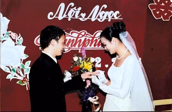 Cuoc song cua Hoa hau Tran Bao Ngoc sau 23 nam dang quang-Hinh-2