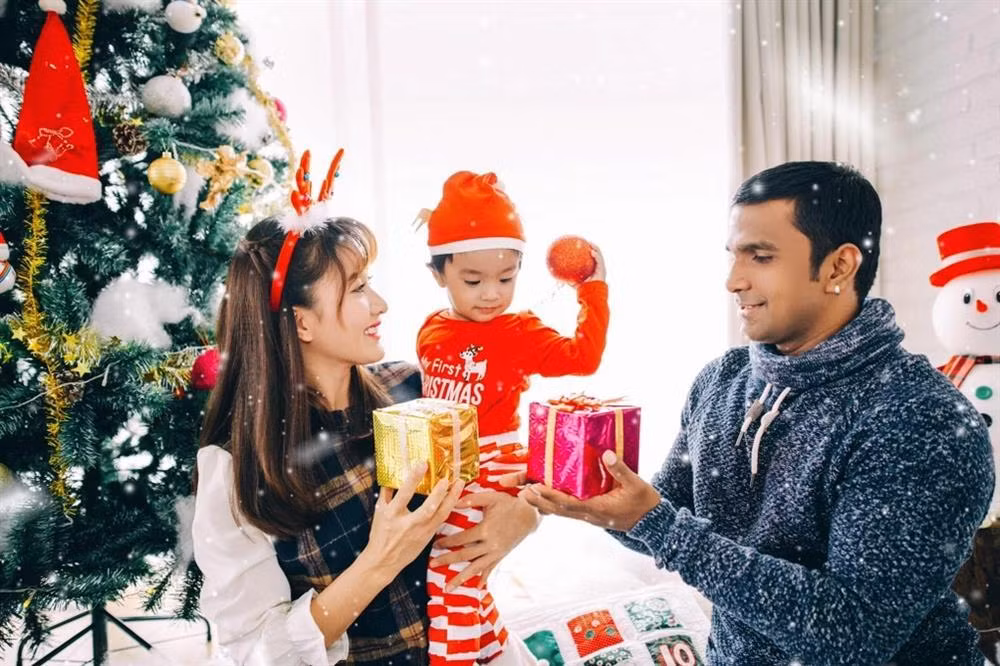 Sao Viet lay chong ngoai quoc: Nguoi xa hoa, nguoi do vo-Hinh-5