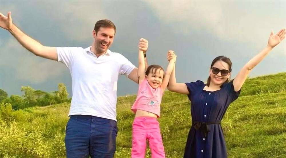 Sao Viet lay chong ngoai quoc: Nguoi xa hoa, nguoi do vo-Hinh-4