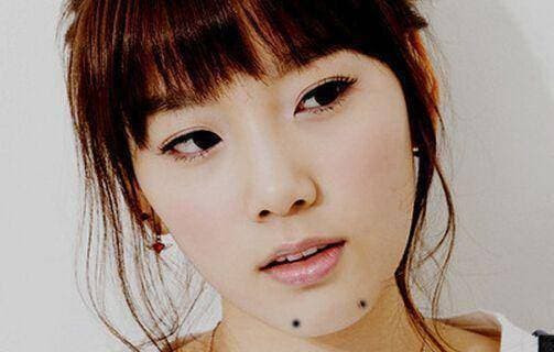 Tre em co not ruoi o vi tri nay la bieu tuong cua “phuoc lanh