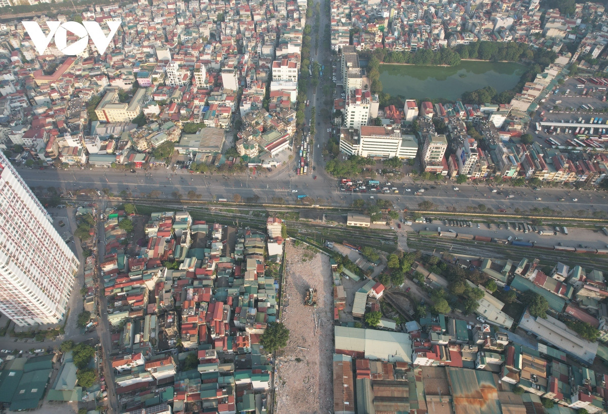 Cùng với đó, TP Hà Nội cũng chuẩn bị đầu tư dự án hầm chui Hoàng Quốc Việt dự kiến xây dựng tương tự hầm chui Thanh Xuân, Trung Hòa với 4 làn xe. Dự án có mức dự toán khoảng 700 tỷ đồng./.