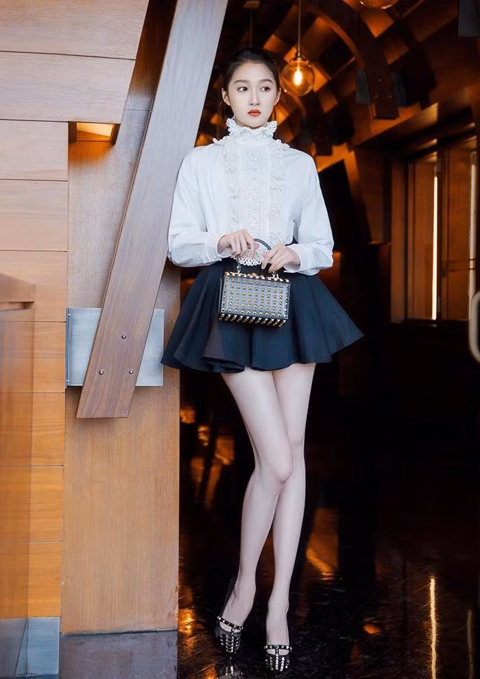 Soc voi doi chan sieu nho cua Quan Hieu Dong ngoai doi-Hinh-7