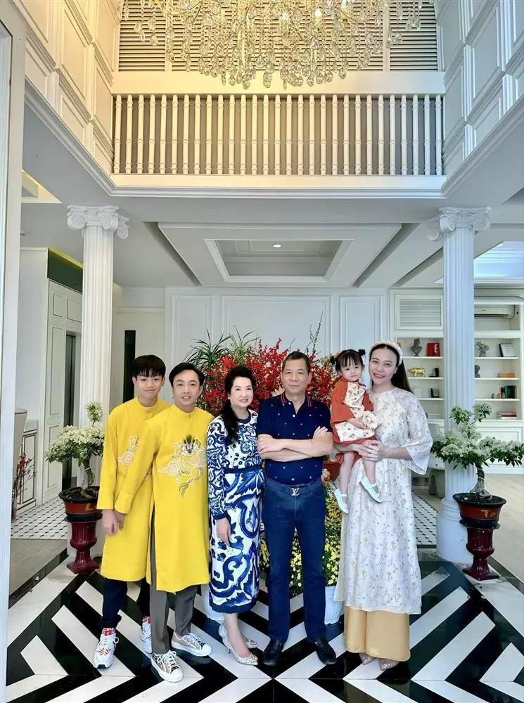 ubeo bên gia đình trong dịp Tết Nguyên đán.