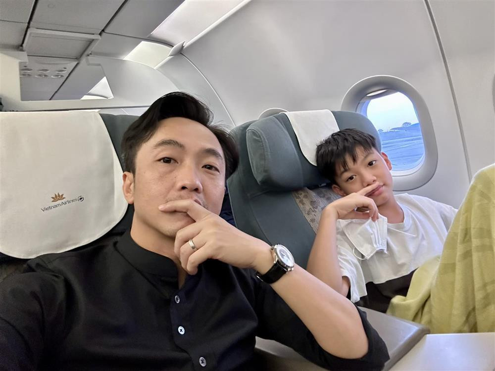 ột số hình ảnh cũ Subeo bên ông bố doanh nhân.