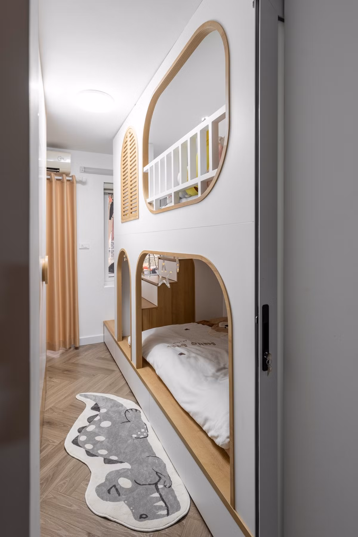 "Nào cùng bước vào căn phòng "ước mơ" của hai cô bé đáng yêu nhà mình nhé!"