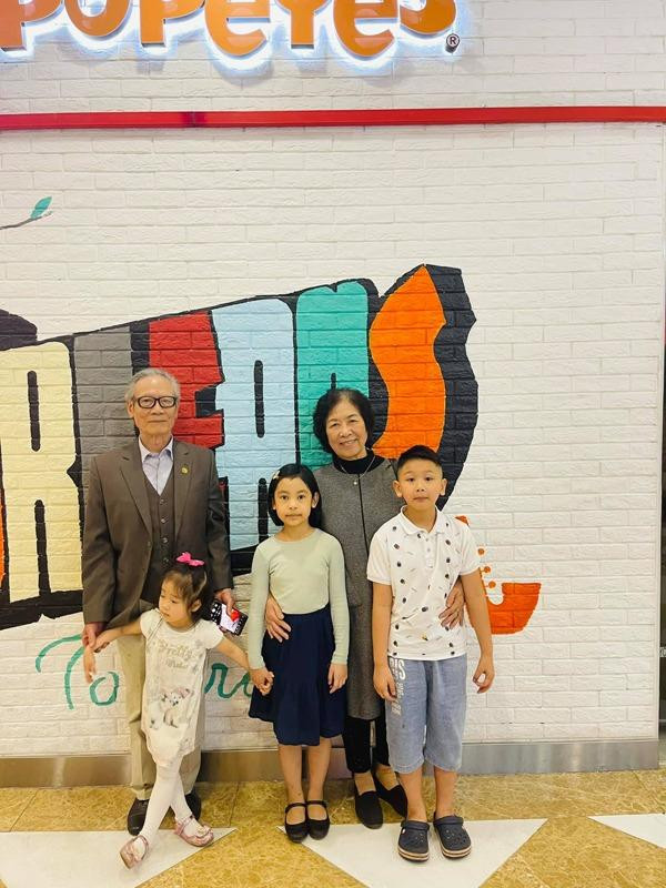 hính Lã Thanh Huyền cũng cảm thấy may mắn vì được mẹ chồng quý mến.