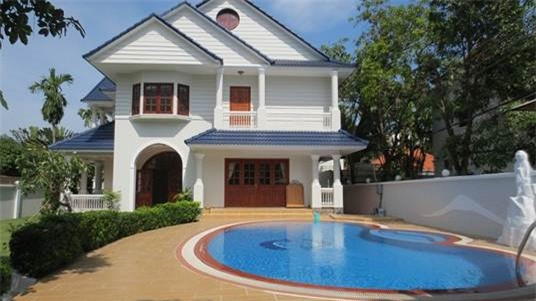 Nên xây hồ bơi, hồ nuôi cá ở phía trước hay sau nhà? ảnh 1