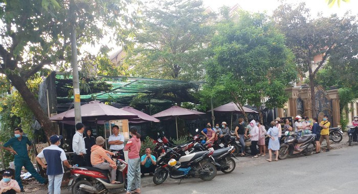 Hieu truong truong Tieu hoc Tran Thi Buoi phan hoi ve thuc an ban tru 'ngheo nan'-Hinh-2