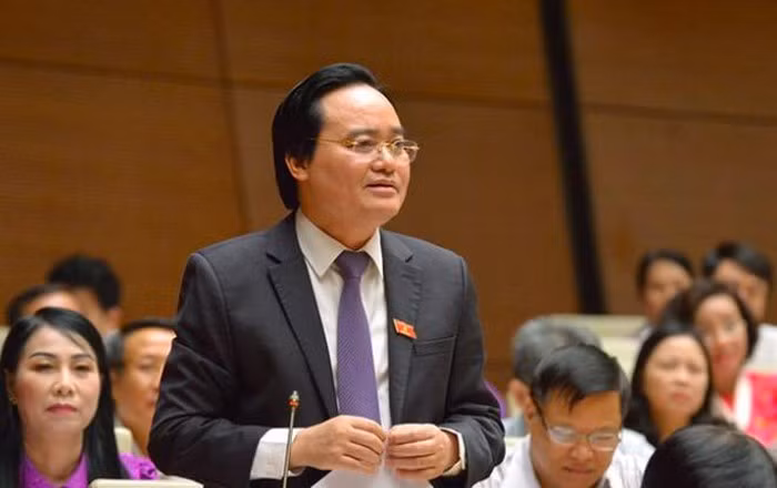 Bo truong Phung Xuan Nha giai trinh ve sach giao khoa Canh Dieu truoc Quoc hoi