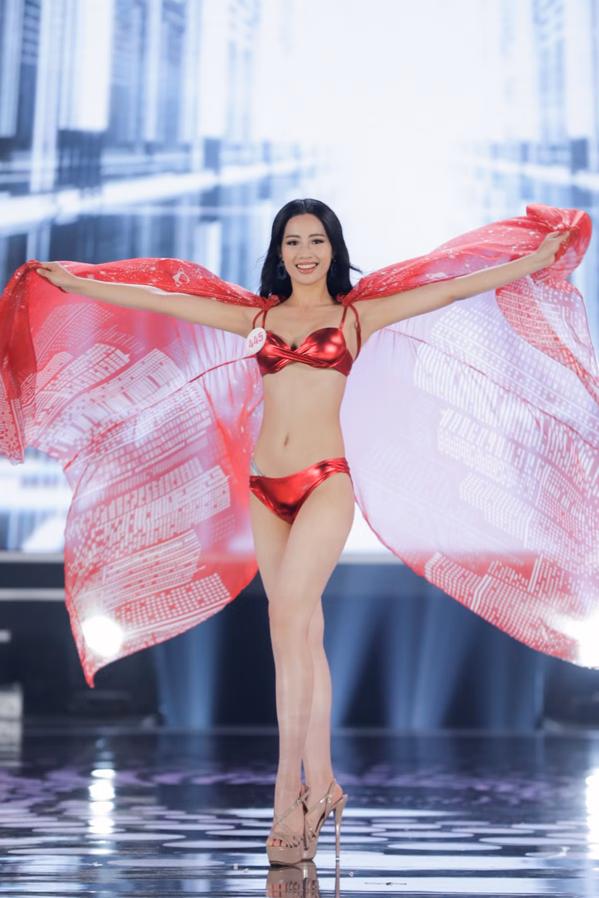 Anh keo chan toi 'mat dau goi' cua thi sinh Hoa hau Viet Nam-Hinh-6