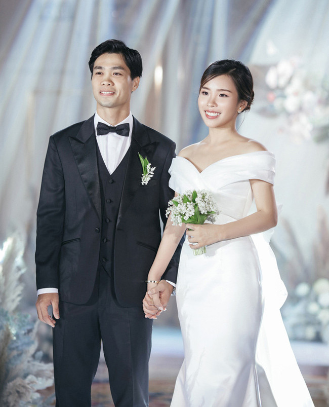 Cô dâu được chú ý nhất những ngày gần đây là Tô Ngọc Viên Minh - vợ cầu thủ Công Phượng.