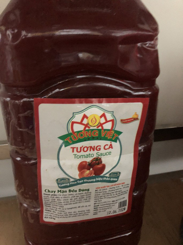 TP.HCM: Phu huynh bat khoc truoc bua an ban tru cua con lop 1-Hinh-5