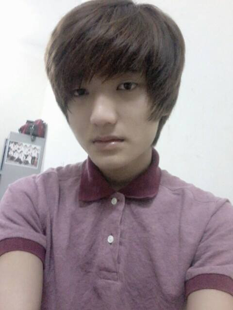 Đức Hạnh sinh năm 1993 và anh chàng cho biết quả thật đã thần tượng Lee Minho từ lâu. Và khi biết mình được quan tâm, so sánh với các nhân vật nổi tiếng, Đức Hạnh cho biết rằng cậu đã trải qua rất nhiều cảm xúc, vui có mà buồn cũng có. Vui vì được khen ngợi, nhưng khi có quá nhiều người bình phẩm, soi mói, cậu bạn lại cảm thấy phiền phức và phải chịu áp lực.