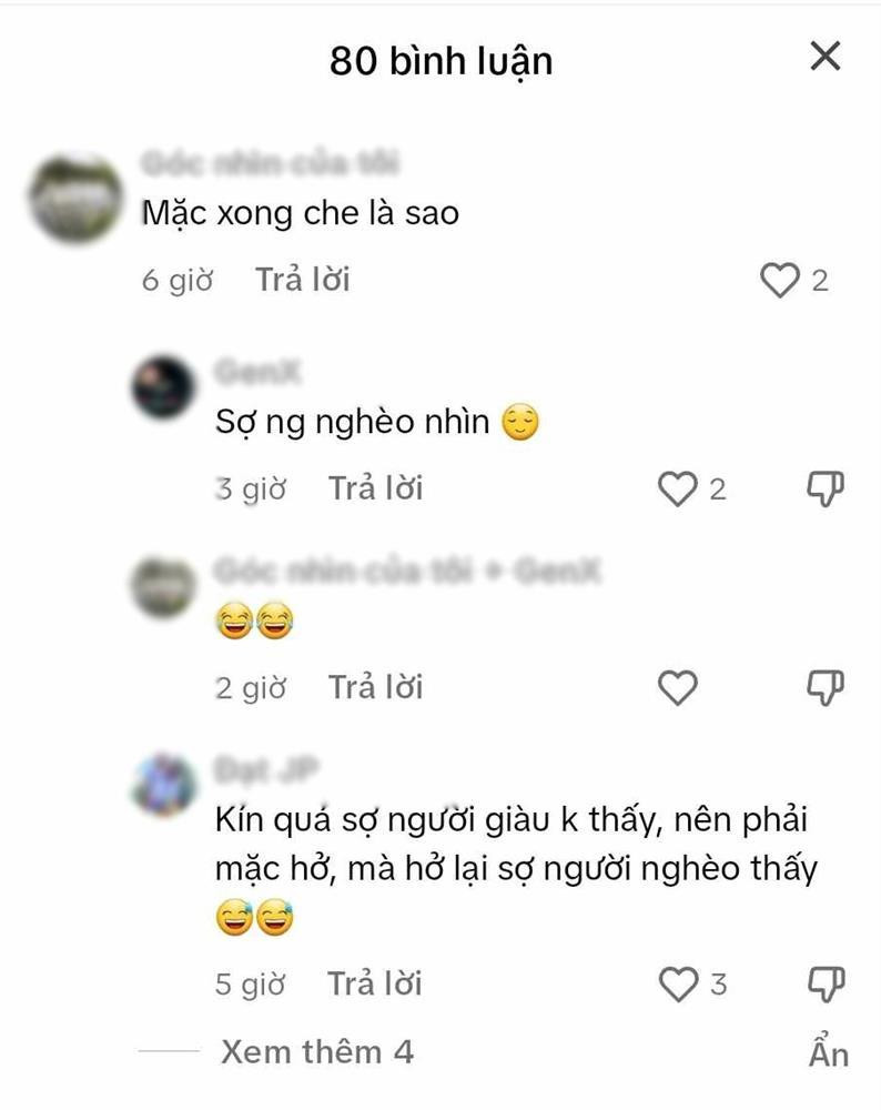 hiều fan tranh luận việc nữ nghệ sĩ mặc hở xong phải liên tục lấy tay chỉnh sửa váy áo. Thông thường để trở nên nổi bật trên thảm đỏ, nhiều người đẹp thường ưu ái các kiểu váy áo có phần trên cơi mở, trước Jun Vũ, cũng có nhiều mỹ nhân showbiz gặp sự cố với trang phục có cổ rộng mênh mông, tăng nhiều điểm quyến rũ nhưng cũng cực kỳ vất vả khi xuất hiện giữa chốn đông người.