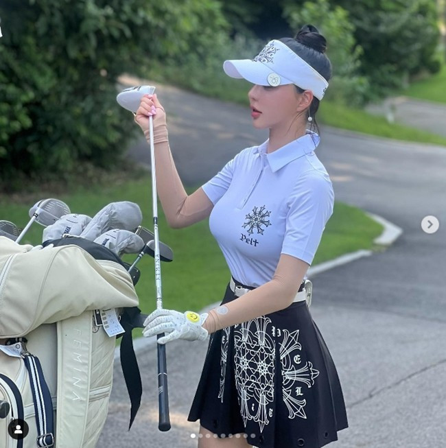Không ngoa khi gọi Choi In Hye là “nữ thần sân golf” bởi những bộ cánh chỉn chu, xinh đẹp.