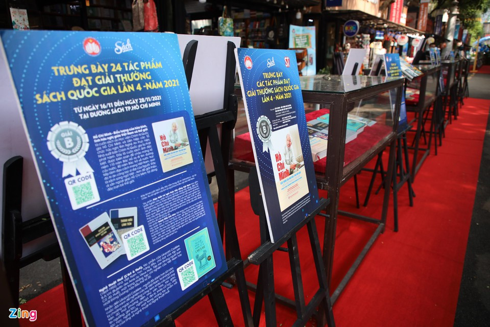 Ông Lê Hoàng, Giám đốc Công ty Đường sách TP.HCM, chia sẻ: "Việc trưng bày tác phẩm đoạt Giải thưởng Sách quốc gia tại một không gian văn hóa đọc như thế này sẽ giúp bạn đọc dễ dàng tiếp cận, biết đến những cuốn sách, công trình nghiên cứu có giá trị, được tuyển chọn kỹ lưỡng".