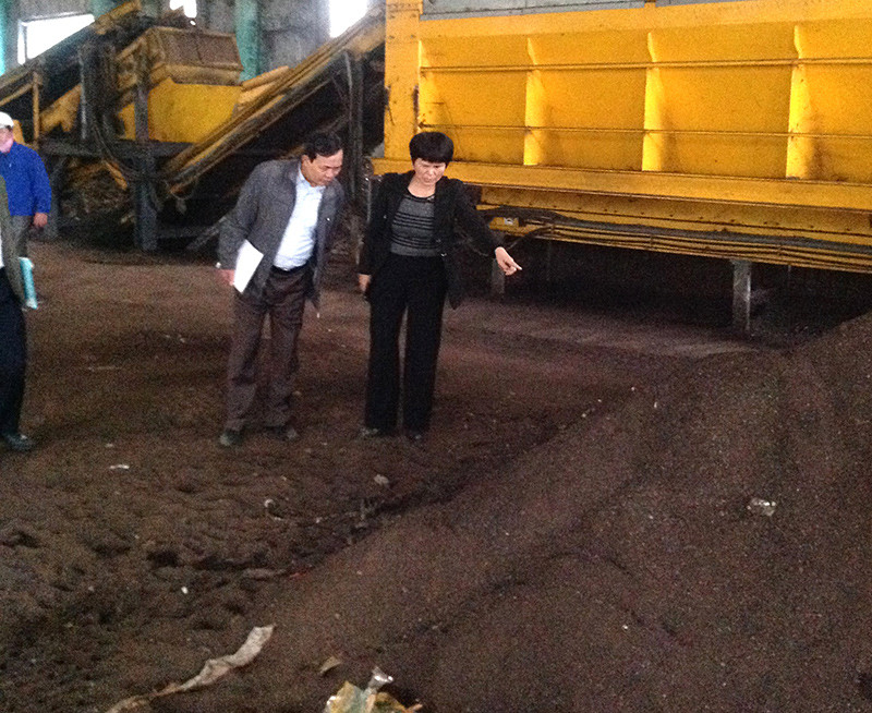 PGS-TS Tang Thi Chinh: “Phu thuy” dung rac thai cho… san xuat sach-Hinh-2