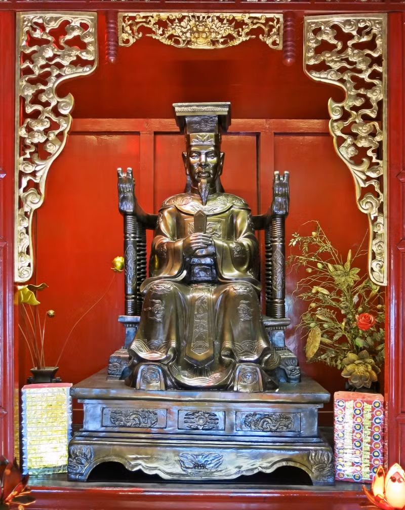 Lý Thánh Tông (tuổi Quý Hợi, 1023-1072), là vị hoàng đế thứ ba của triều Lý. Được coi là một minh quân trong lịch sử Việt Nam, trong thời kỳ cầm quyền của mình, Lý Thánh Tông đã đẩy mạnh sản xuất nông nghiệp, khoan giảm hình phạt, đồng thời bảo trợ Phật giáo và Nho giáo.