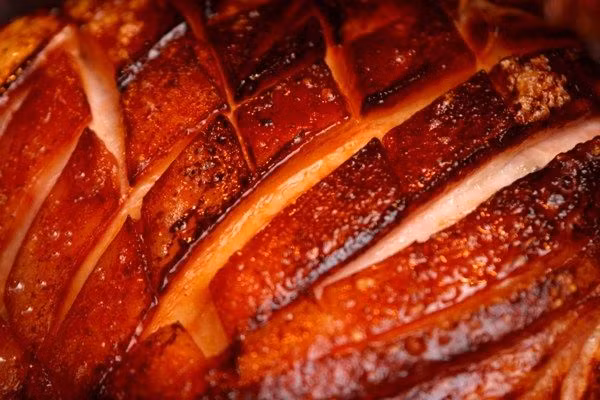 Bên cạnh đó, lợn cũng không có tuyến mồ hôi, khiến các mầm bệnh lưu trữ và phát triển trong các mô mỡ, máu và thịt của chúng.