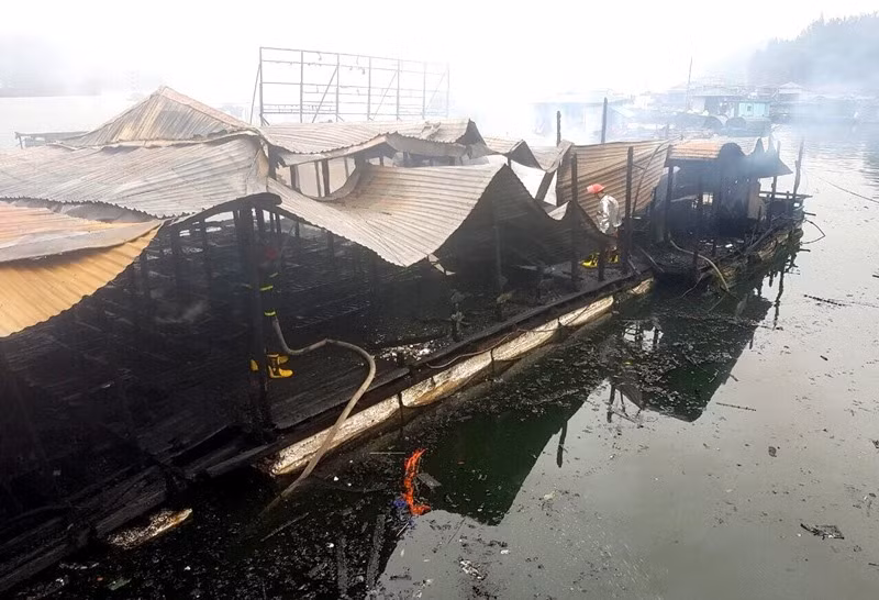 Thap huong bat can, mot nha be bi thieu rui