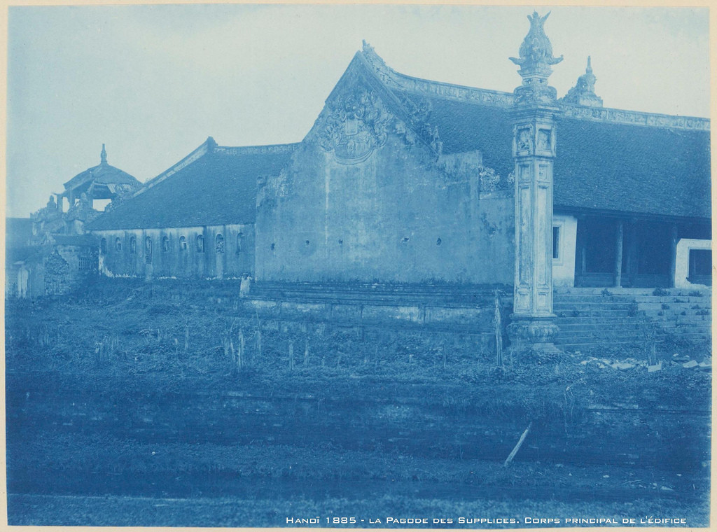 Chính điện của chùa Báo Ân, 1885.