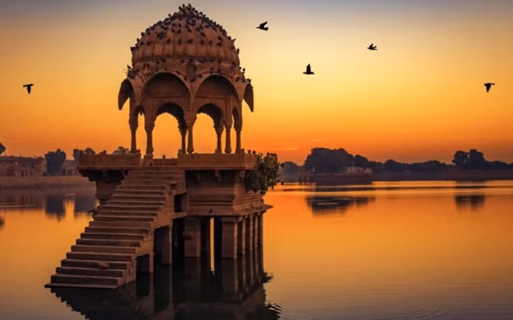 Ấn Độ có 119 tỷ phú năm 2018, tăng 19% so với năm ngoái. Tỷ phú Mukesh Ambani hiện là người giàu nhất Ấn Độ, sở hữu khối tài sản trị giá 44,4 tỷ USD. (Ảnh: Shutterstock)