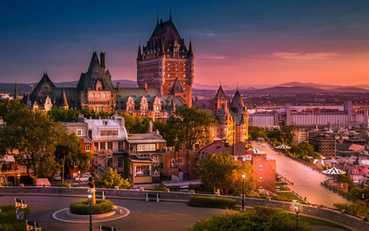 Canada hiện có 46 tỷ phú, tăng trưởng 28% so với năm ngoái. Tỷ phú Divid Thomson là người giàu nhất nước này với tài sản 26,7 tỷ USD. (Ảnh: Shutterstock)