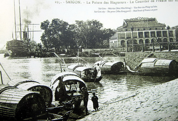 Năm 1911 (Tân Hợi): Người thanh niên Nguyễn Tất Thành (tức Chủ tịch Hồ Chí Minh) xuống tàu Latouche-Tréville tại Bến Nhà Rồng (Sài Gòn), ra đi tìm đường cứu nước.