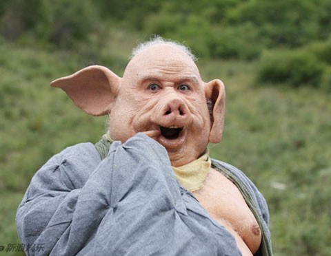 Bát Giới chỉ được phong là "Tịnh đàn sứ giả" với phần thưởng là công việc: "Lau dọn bàn thờ", nơi mà Lão Trư có thể ăn thỏa thích những hoa quả thừa trên bàn thờ. Mời quý độc giả xem video: Đi tìm Tết Việt. Nguồn: VTC14.