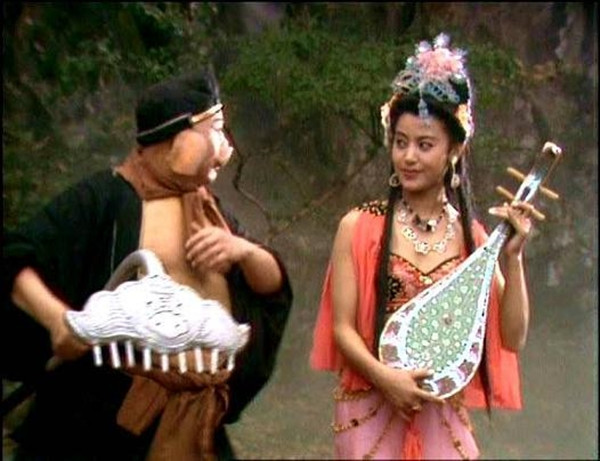 Vũ khí của Trư Bát Giới có một cái bồ cào 9 răng bằng sắt, được luyện ở Thiên Đình, nặng khoảng 5.000 cân.