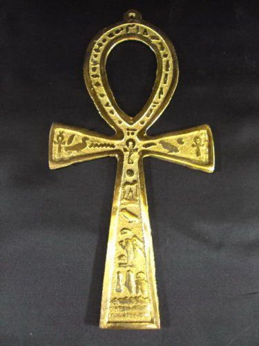 Ở thời cổ đại, người Ai Cập tin rằng "thế giới bên kia" cũng giống như hiện tại, và Ankh là biểu tượng quyền năng có thể mở khóa của cánh cửa dẫn sang thế giới đó.