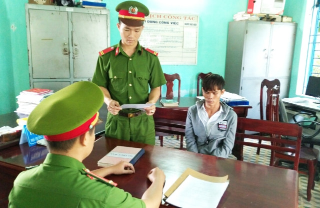 Đối tượng Phước tại cơ quan công an.