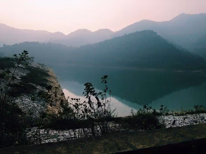 Trong tương lai, núi Hàm Lợn hoàn toàn có triển vọng trở thành một địa danh du lịch có tầm vóc của Hà Nội. Ảnh: Viet Fun Travel. Mời quý độc giả xem video: Đi tìm Tết Việt. Nguồn: VTC14.