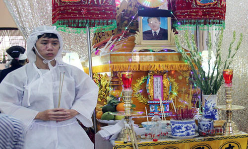 Người thân đau đớn, dư luận bức xúc trước cái chết của nạn nhân Nguyễn Văn Chín bị các đối tượng giang hồ đánh trong sau khi bị CSGT đo nồng đồ cồn.